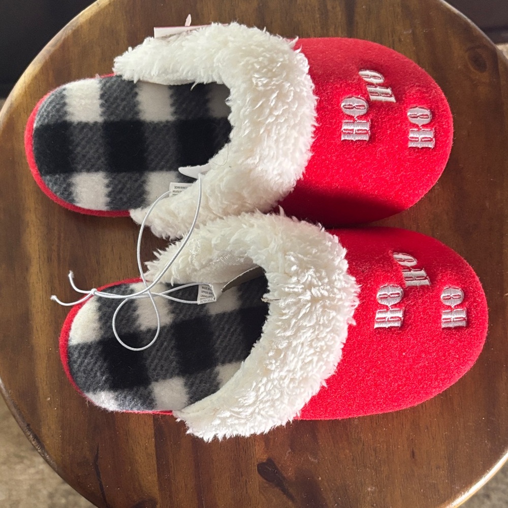 Cozy Red Kids Slippers with Plush Lining